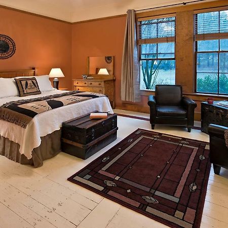 Mccloud Hotel Экстерьер фото