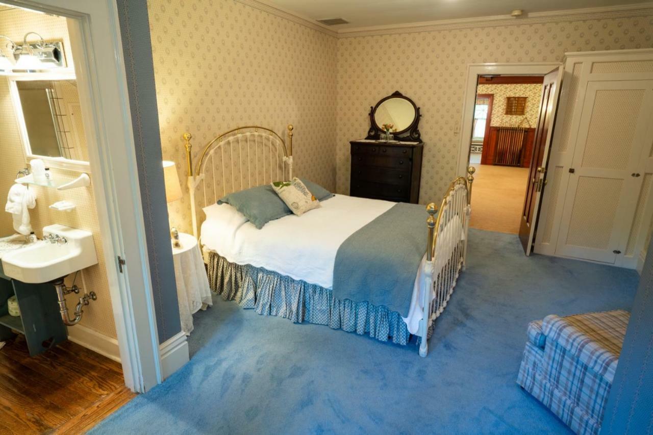 Mccloud Hotel Экстерьер фото